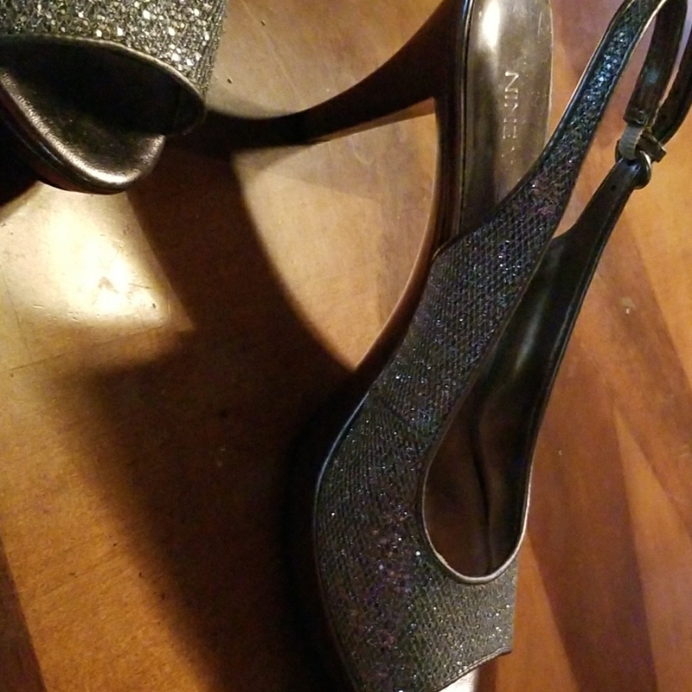 Shoes - Picture 2 of 5